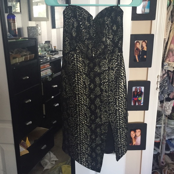 Snakeskin reptile asymmetrical slit dress snake lf - Picture 4 of 4